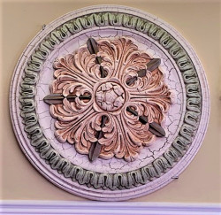 ROSONE IN GESSO DECORATO